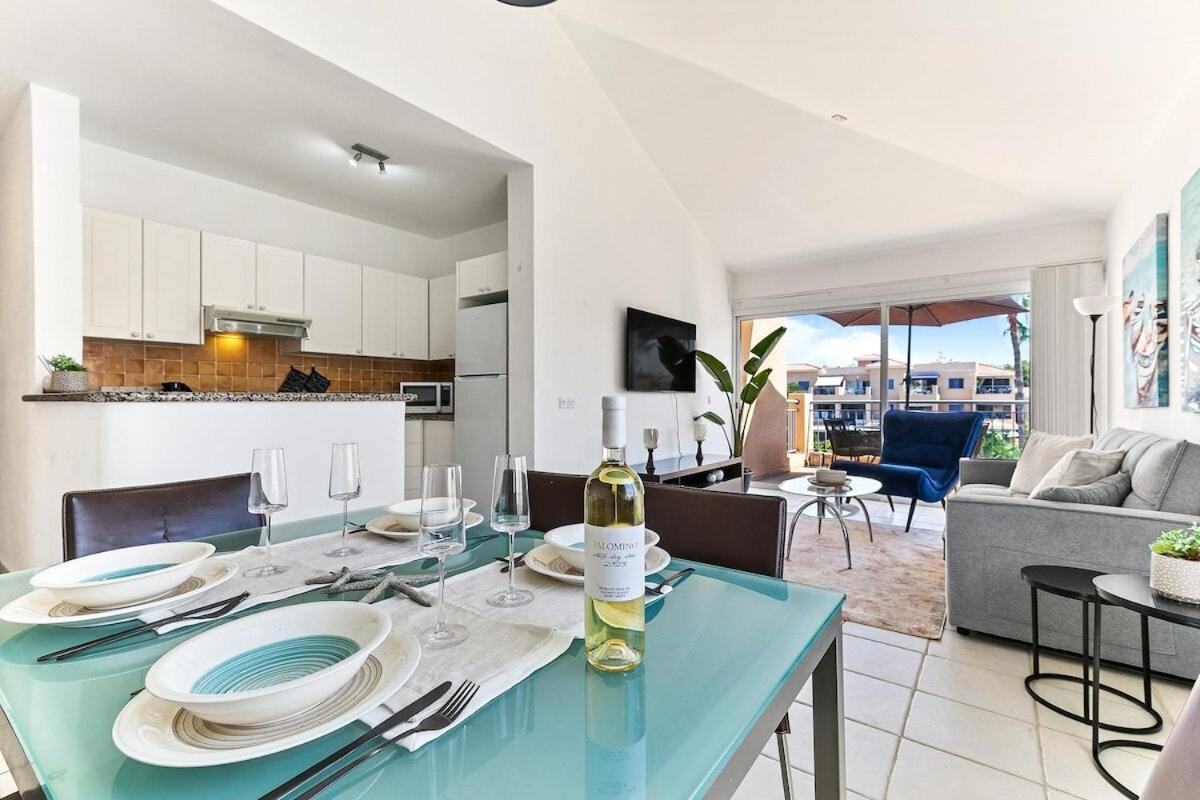 Limnaria Gardens Beautiful Apartment By Vichy Paphos Bagian luar foto